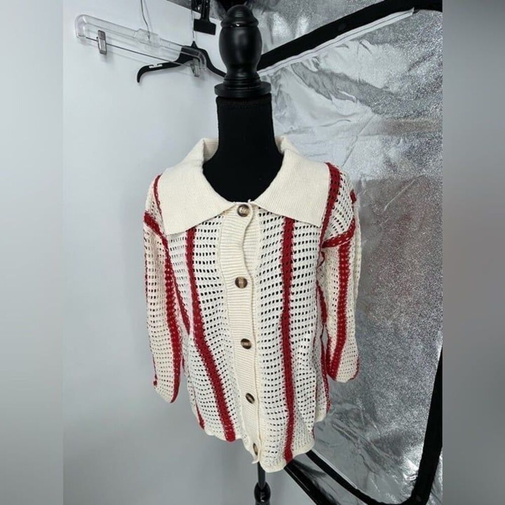 New‎ Knit sweater red and beige size large